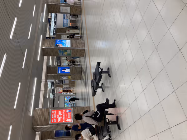Photo of Sanyo Akashi Station | JR Akashi Station | Rest area in the concourse in front of the North Exit ticket gates 3