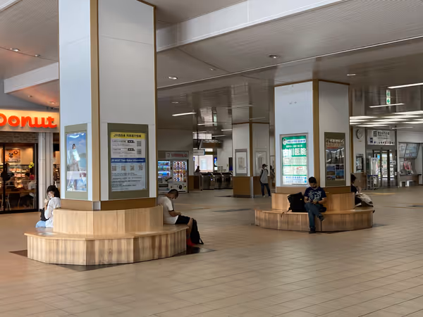 Photo of Fukuchiyama Station | Rest Spot in the Concourse Before the Ticket Gates 3