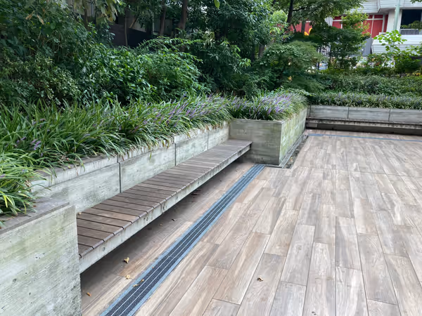 Photo of Esaka Station | Rest Spot Next to Ikeda Senshu Bank 1