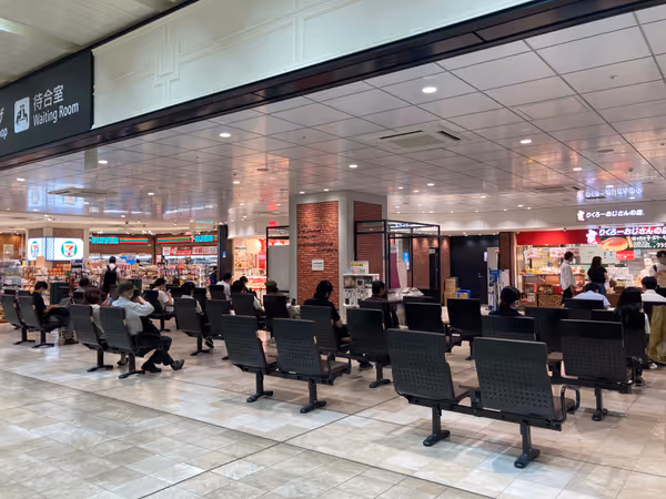 Photo of Shin-Osaka Station | 3F Waiting Room Rest Spot 2