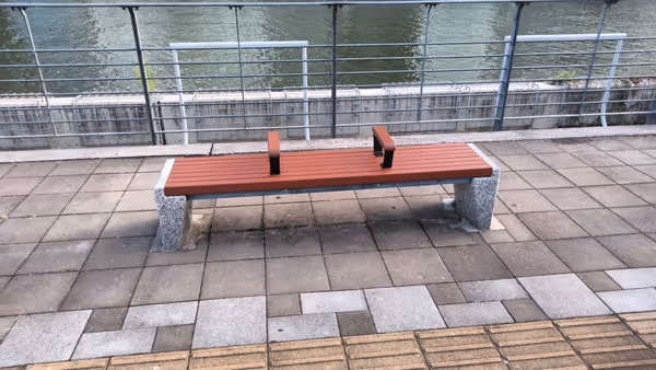 Photo of Yodoyabashi Station | Rest area along the Tosa-hori River at the north end of Yodoyabashi Station 1