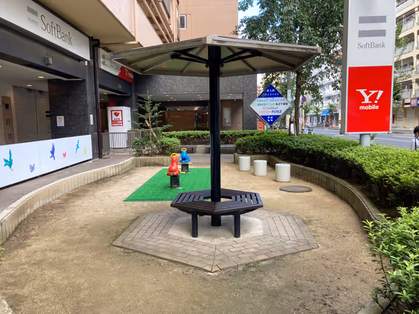 Photo of Higashi-Mikuni Station | SoftBank Shin-Osaka North Rest Spot 1