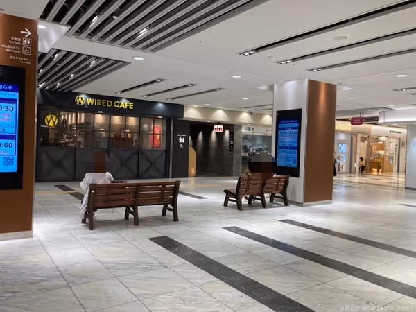 Photo of Kyoto Station | Rest area in front of Wired Cafe in Porta Underground Shopping Arcade 1