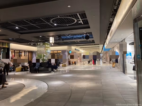 ポルタ地下街 よりみちスクエアの写真1