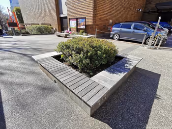 Rest Area on Prefectural Office Street in front of Urawa Station, Part 2