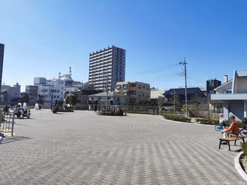 우라와역 사이타마 회관 광장의 휴식 장소 그 1