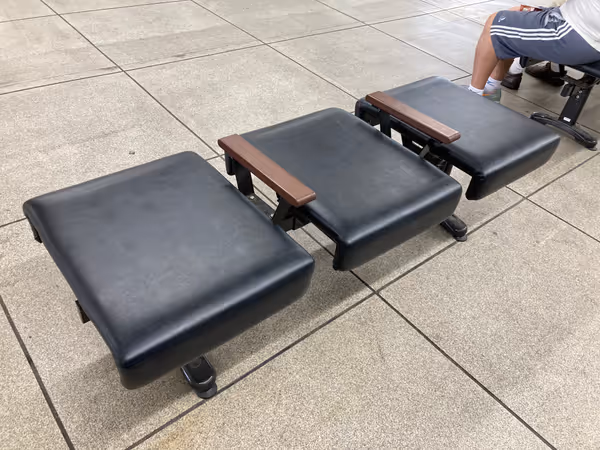 Photo of Suma Station | Rest Spot in Front of Ticket Gates 3