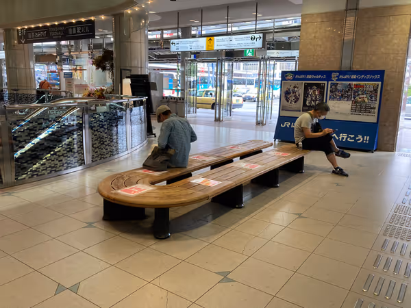 改札口を出てみどりの窓口付近の写真3