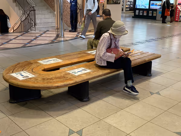 改札口を出てみどりの窓口付近の写真2