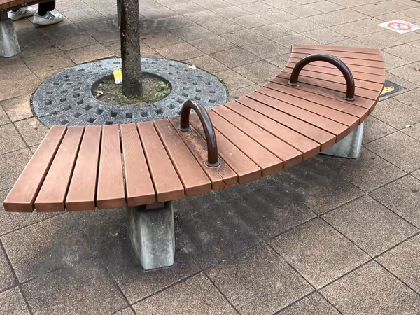 Photo of Kakogawa Station | Rest area directly in front of the North Exit 2