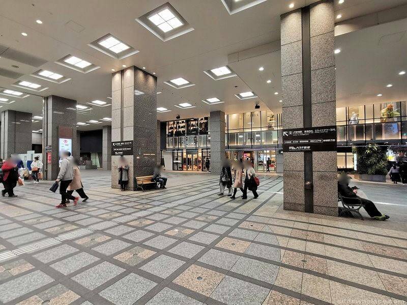 Photo of Shinjuku Station | Takashimaya JR Exit Side Outdoor Escalator Near Rest Spot 1