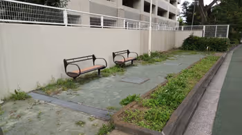 西立川駅ライオンズスクエア横の休憩場所その1