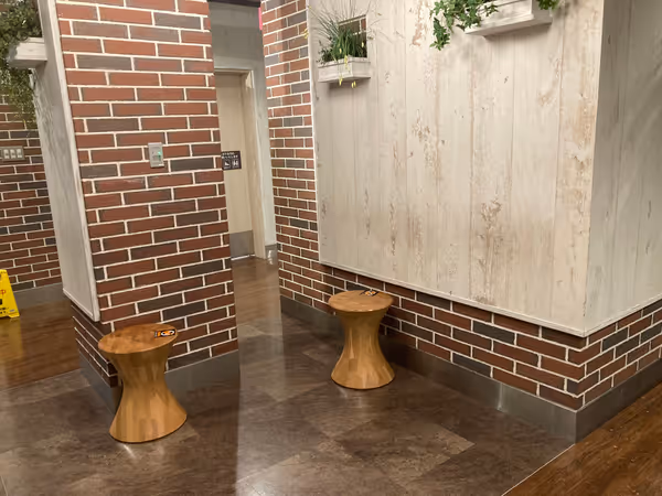 ピオレ明石東館2階トイレ前の写真3