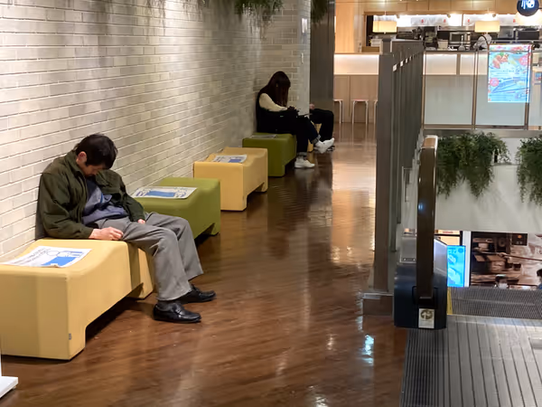 ピオレ明石東館2階のエレベーター付近の写真4