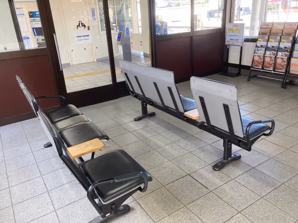 Photo of Fukusaki Station | Rest Spot Outside the Ticket Gates 3