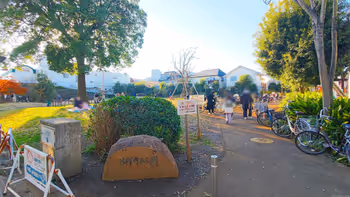 吉祥寺车站吉祥寺西公园的休息场所其一