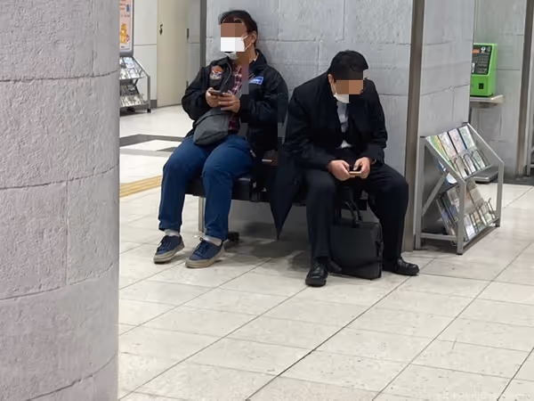 Photo of Sannomiya Station | Rest Spot in Front of the East Exit Ticket Gates 1