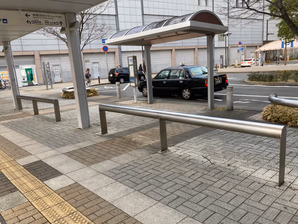 Photo of Shin-Nagata Station | Rest area near the taxi stand at the south exit 2