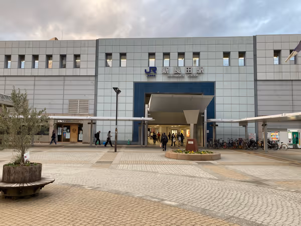 Photo of Shin-Nagata Station | South Side: Rest Spot in the Station | Plaza 1