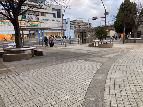 Photo of Shin-Nagata Station | South Side: Rest Spot Near the Station | Parking Lot Entrance 2
