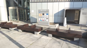 中野坂上駅中野の森広場の休憩場所その4