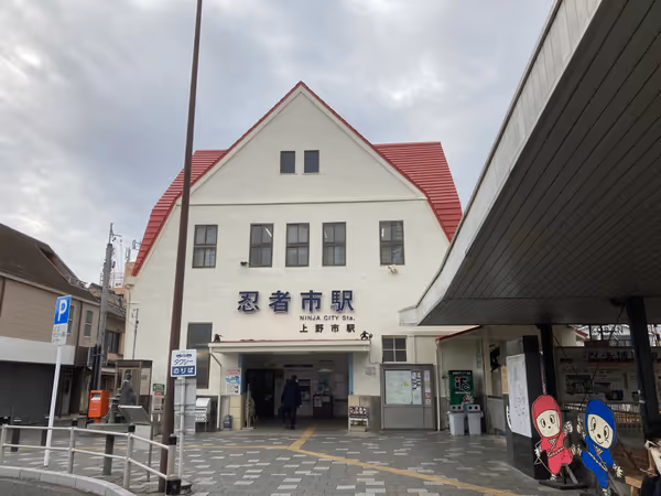 鉄郎・メーテルブロンズ像前の写真3