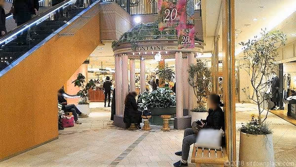 【恵比寿駅】アトレ本館 イースト 4F フォンテーヌ広場の休憩場所