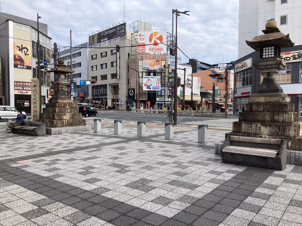 Photo of Nara Station | Rest Spot in Front of the Lanterns at the Station | Plaza 2