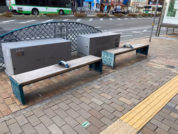 Photo of Sannomiya Station | Rest Spot in Front of Nakau, North Side of Flower Road 3