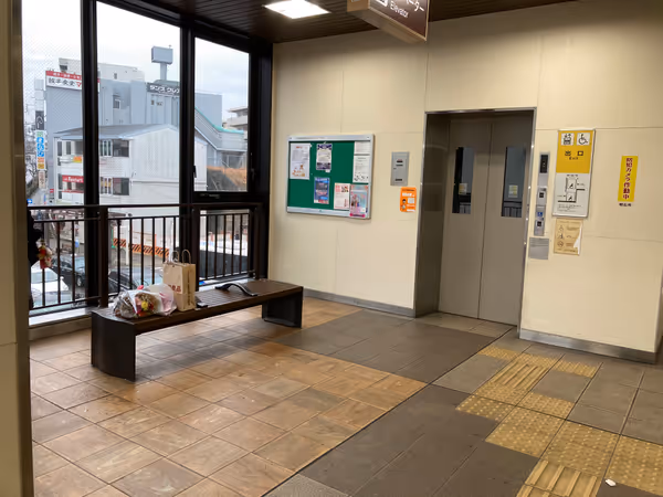 Photo of Uozumi Station | Rest Spot in Front of the Elevator on the 2nd Floor of the North Exit 2