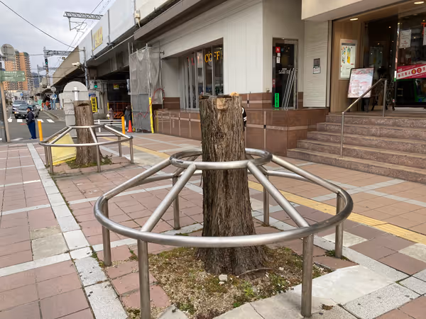 Photo of Rokkomichi Station | North side, in front of Tully's Coffee | Rest Spot 1