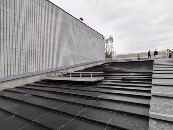 立川駅グリーンスプリングス カスケードの休憩場所その3