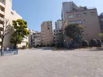 水道橋駅西神田公園の休憩場所その2