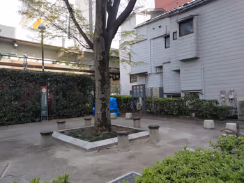 九段下駅堀留南児童遊園の休憩場所その4