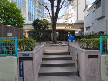 九段下駅堀留南児童遊園の休憩場所その3