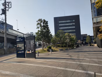 飯田橋駅飯田橋ファーストタワー前の休憩場所その1