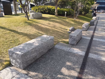 飯田橋駅飯田橋ファーストタワー前の休憩場所その2