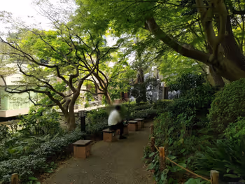 北品川駅御殿山庭園の休憩場所その3