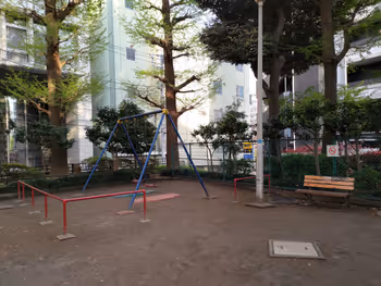 水道桥站元町公园的休憩场所之二