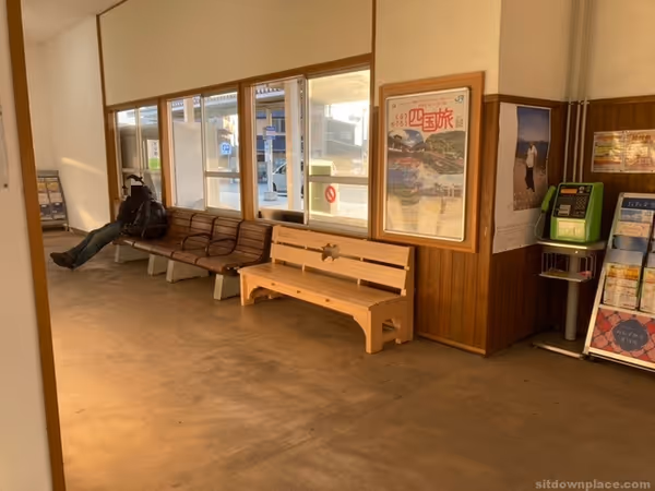 改札口付近の写真4