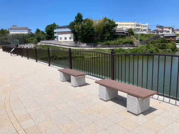 池の側橋付近の写真3