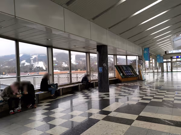 駅改札前の写真1