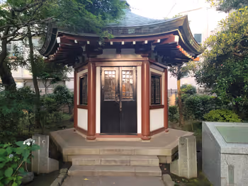 千駄木站冈仓天心纪念公园的休息场所4