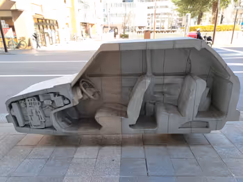 【立川駅】ヴィト・アコンチ 車止めの休憩場所