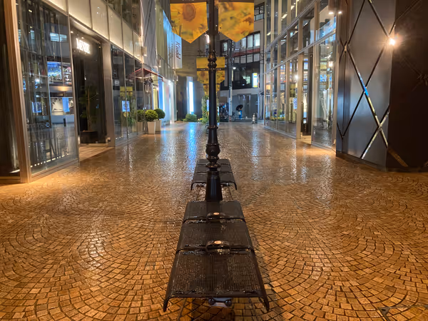 Photo of Osaka Umeda Station | Between the BEAUTRIUM and G-STAR RAW stores | Rest Spot 1