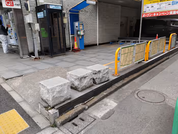 Rest area next to Kanda Station NTT Kanda Building Part 3