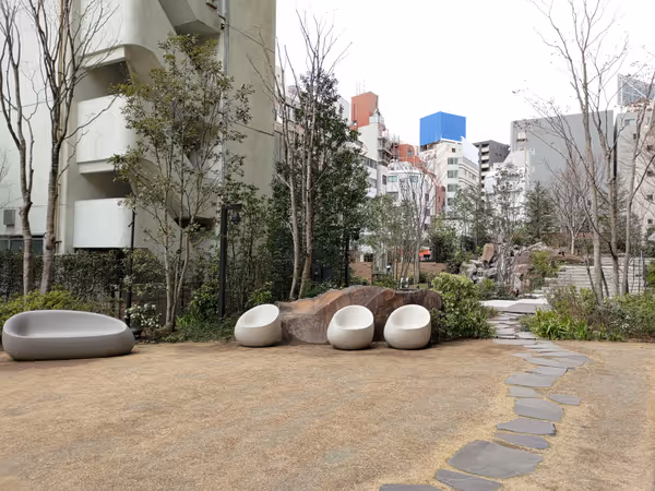 神田スクエア 芝生の広場の写真4