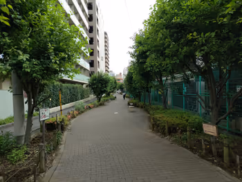 不動前駅不動前保管所裏 遊歩道の休憩場所その1