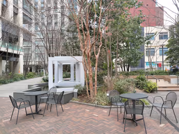 진보초역 긴산・시메타 공원의 휴식 장소 그 3