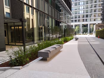 大手町站和田倉小徑的休息場所其三